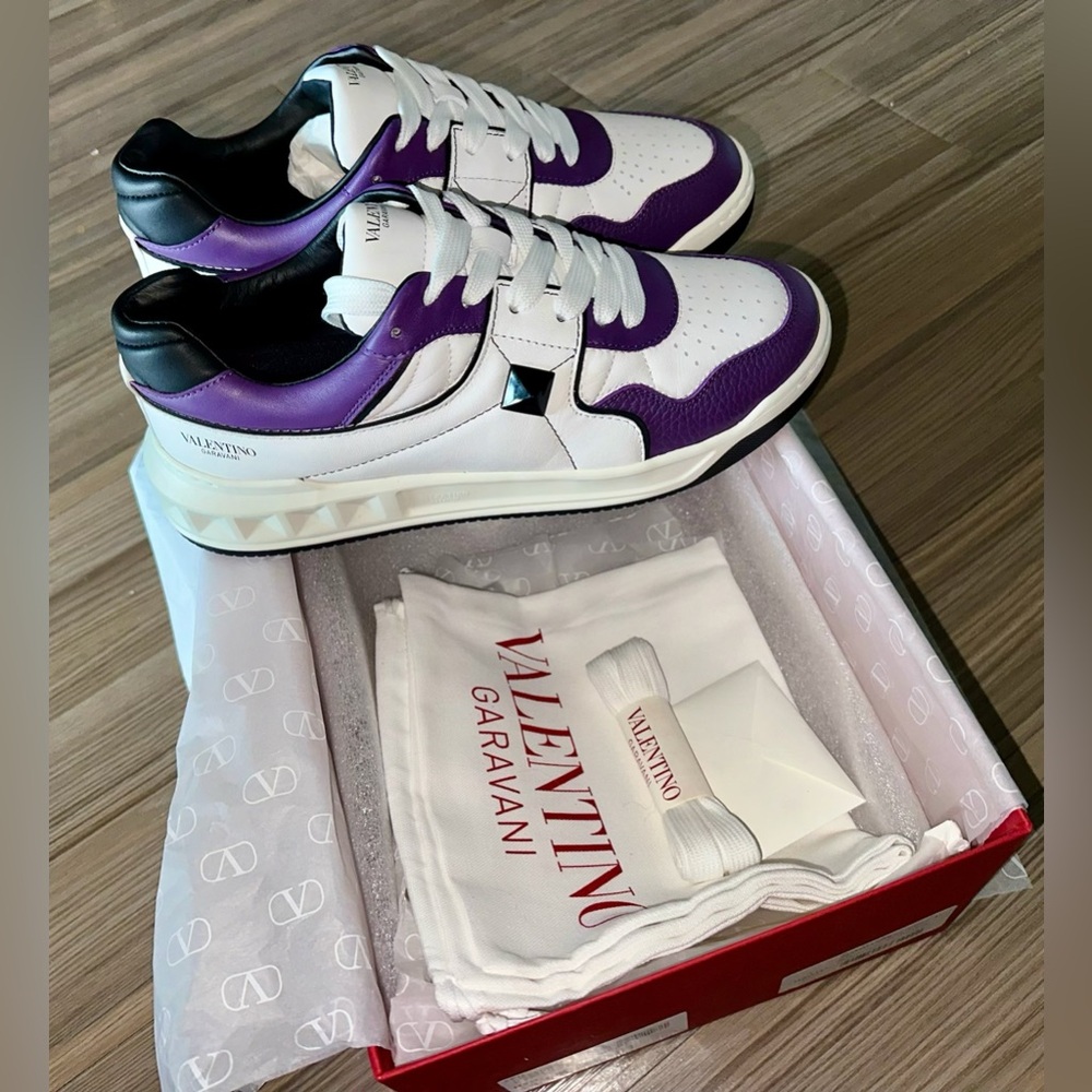 Valentino Garavani Roman Stud Leather Sneakers White Purple Low Top Men NIB